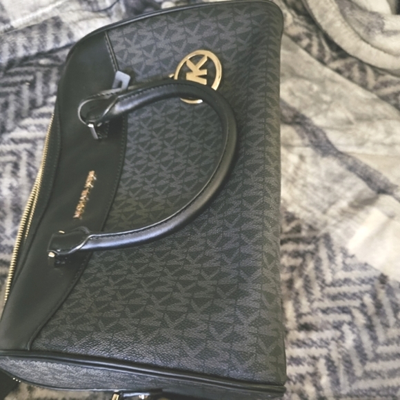 Michael Kors barrel satchel bag - Picture 7 of 8